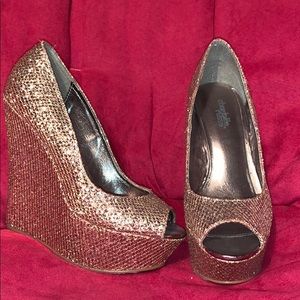 •SPARKLY PLATFORM WEDGES•